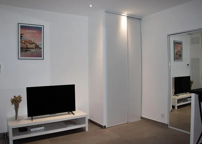 Confortable - Parking Inclus - Proche Juan-les-pins Appartamento